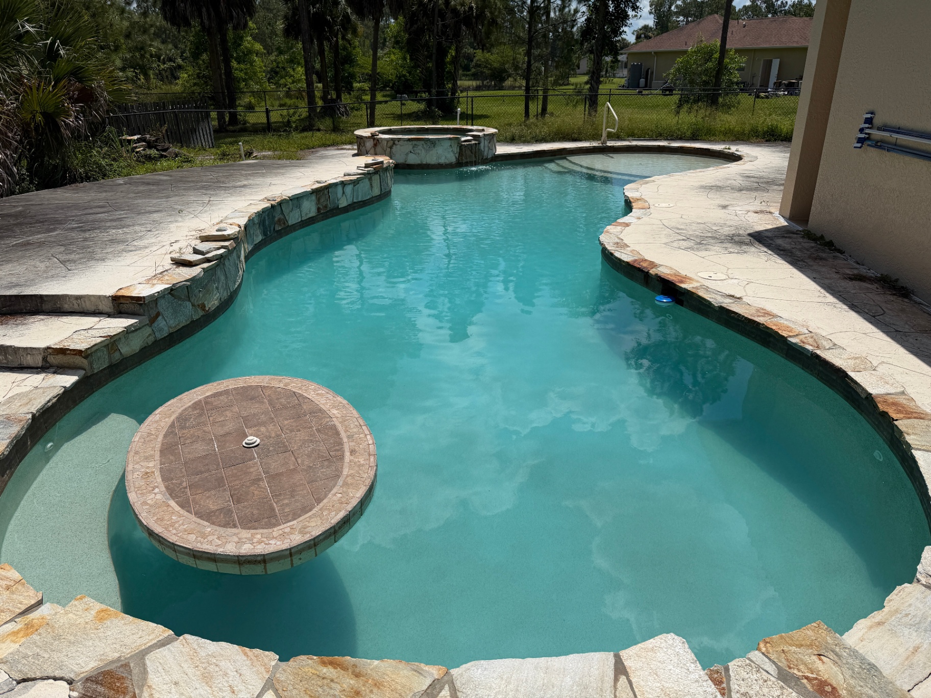 Same pool crystal clear after Bluguard treatment