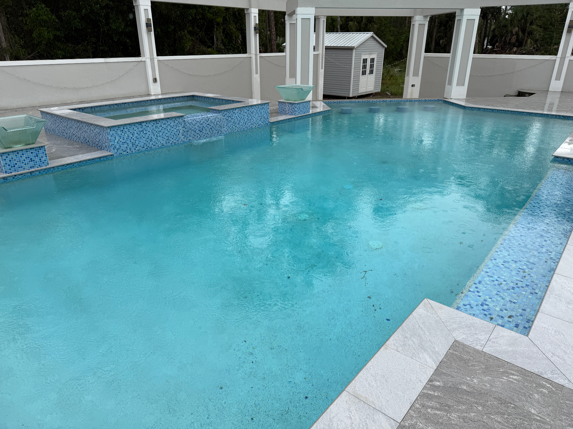 Same pool clear and blue after Bluguard treatment